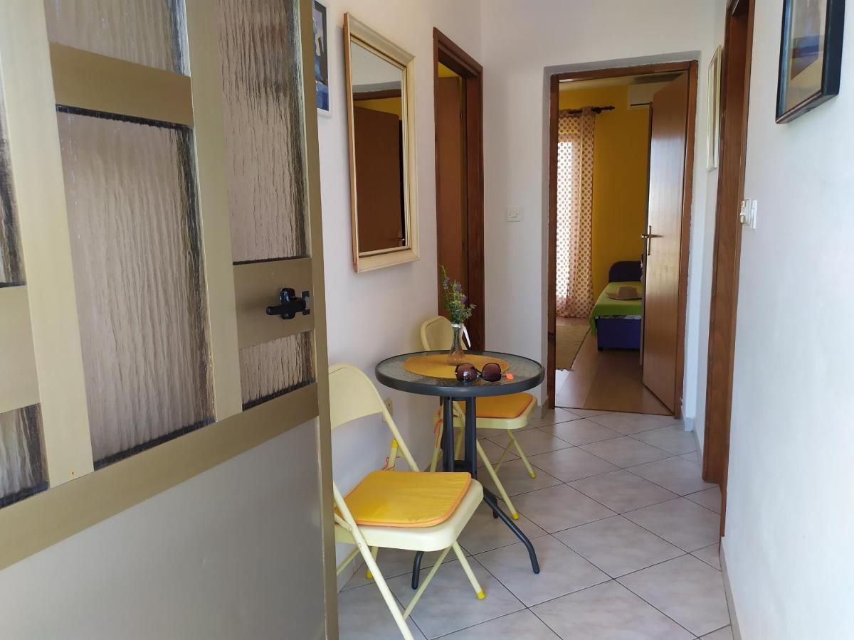 Cozy Apartments Danica Novalja With Terrace - First Floor Exterior photo